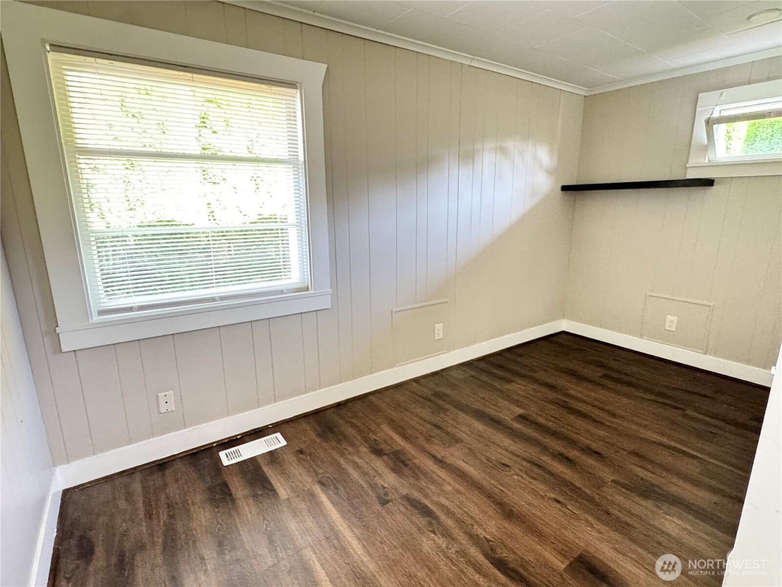 3312 E College Way Property Photo 9