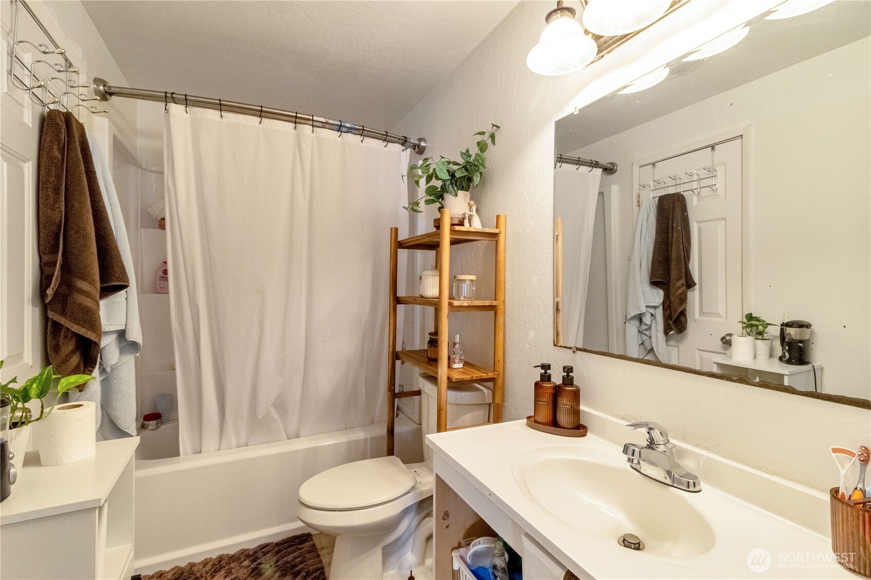 11087 N Skagit Street A & B Property Photo 8