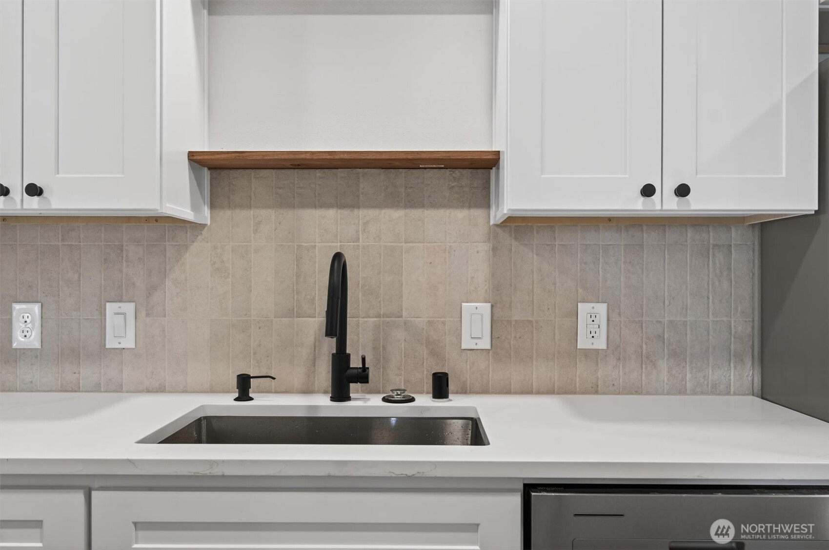 302 3rd Street Property Photo 6
