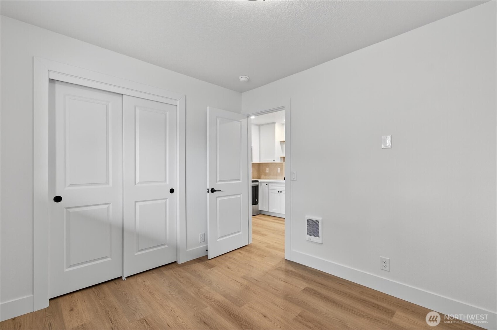 302 3rd Street Property Photo 8
