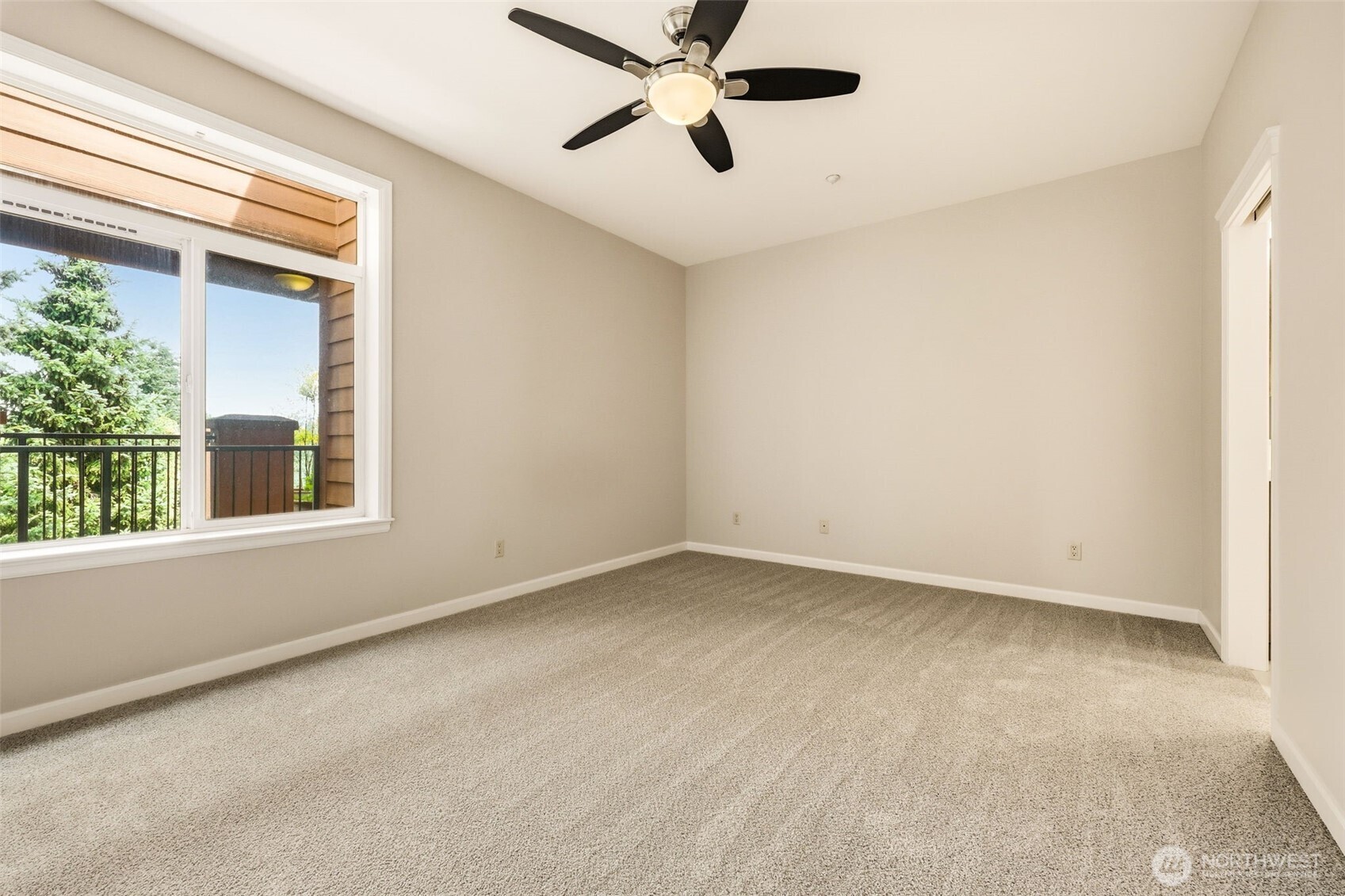 2440 S Steele Street 307 Property Photo 7