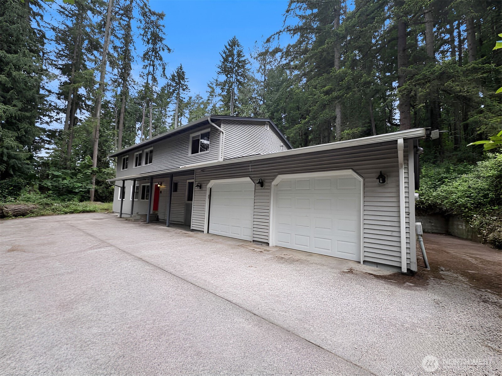 24404 SE Mirrormont Boulevard Property Photo 1
