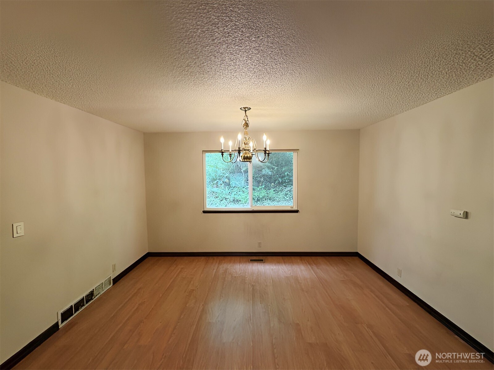 24404 Se Mirrormont Boulevard Property Photo 10
