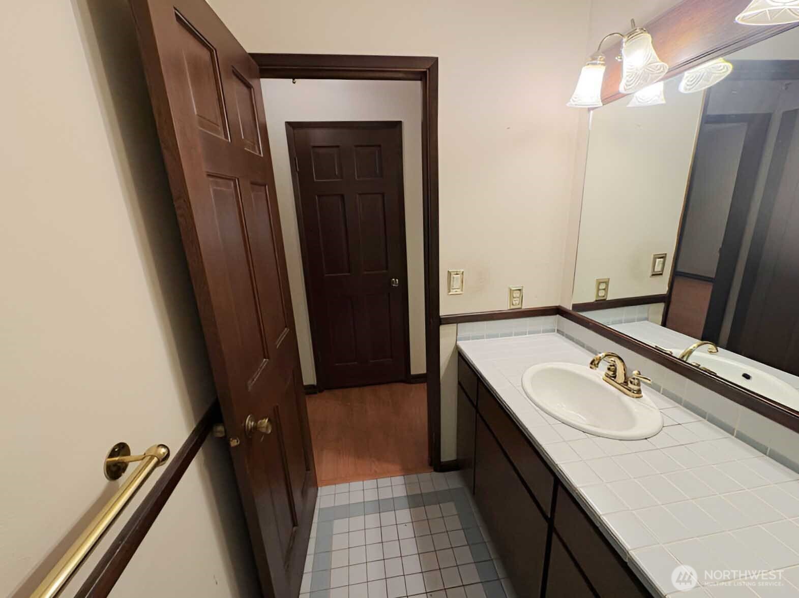 24404 Se Mirrormont Boulevard Property Photo 17