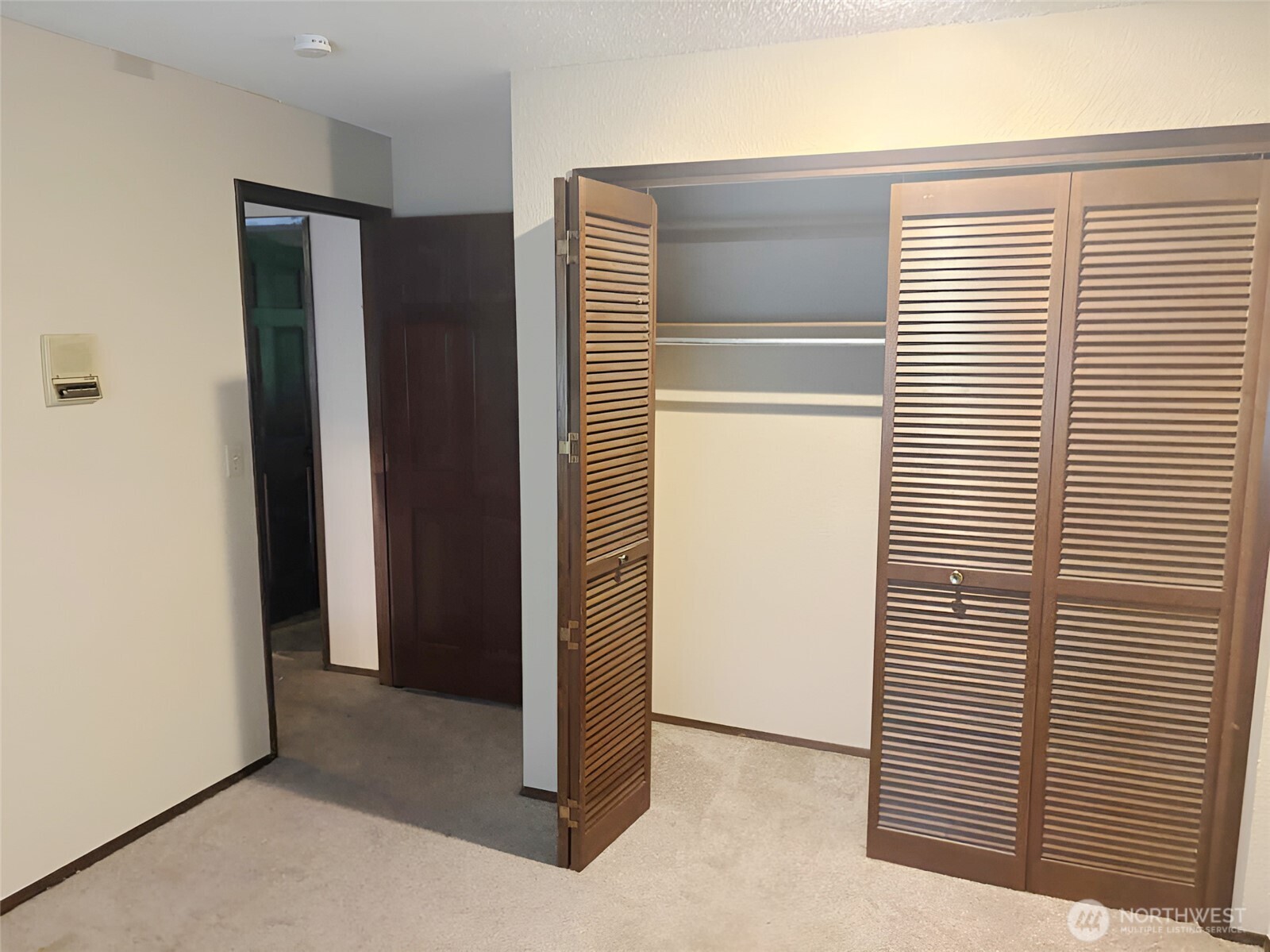 24404 Se Mirrormont Boulevard Property Photo 23
