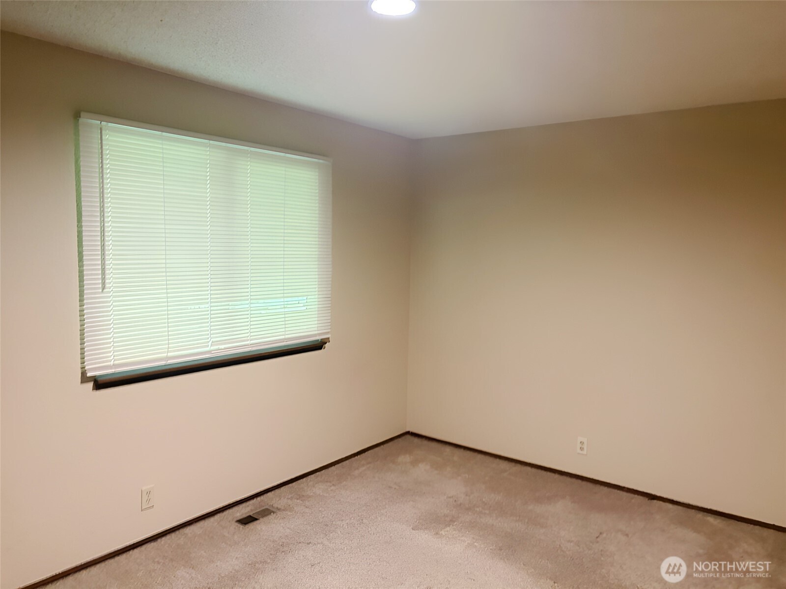 24404 Se Mirrormont Boulevard Property Photo 25