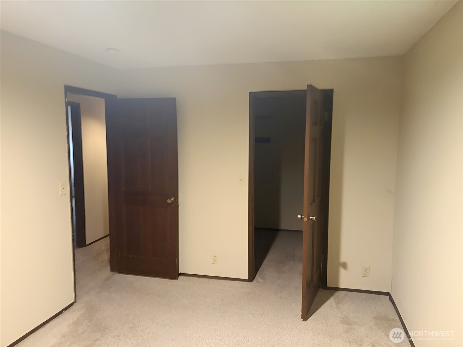 24404 Se Mirrormont Boulevard Property Photo 26