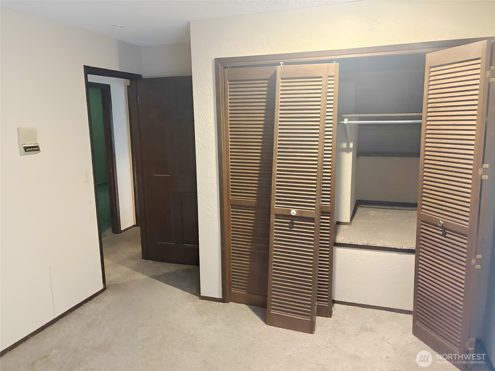 24404 Se Mirrormont Boulevard Property Photo 31