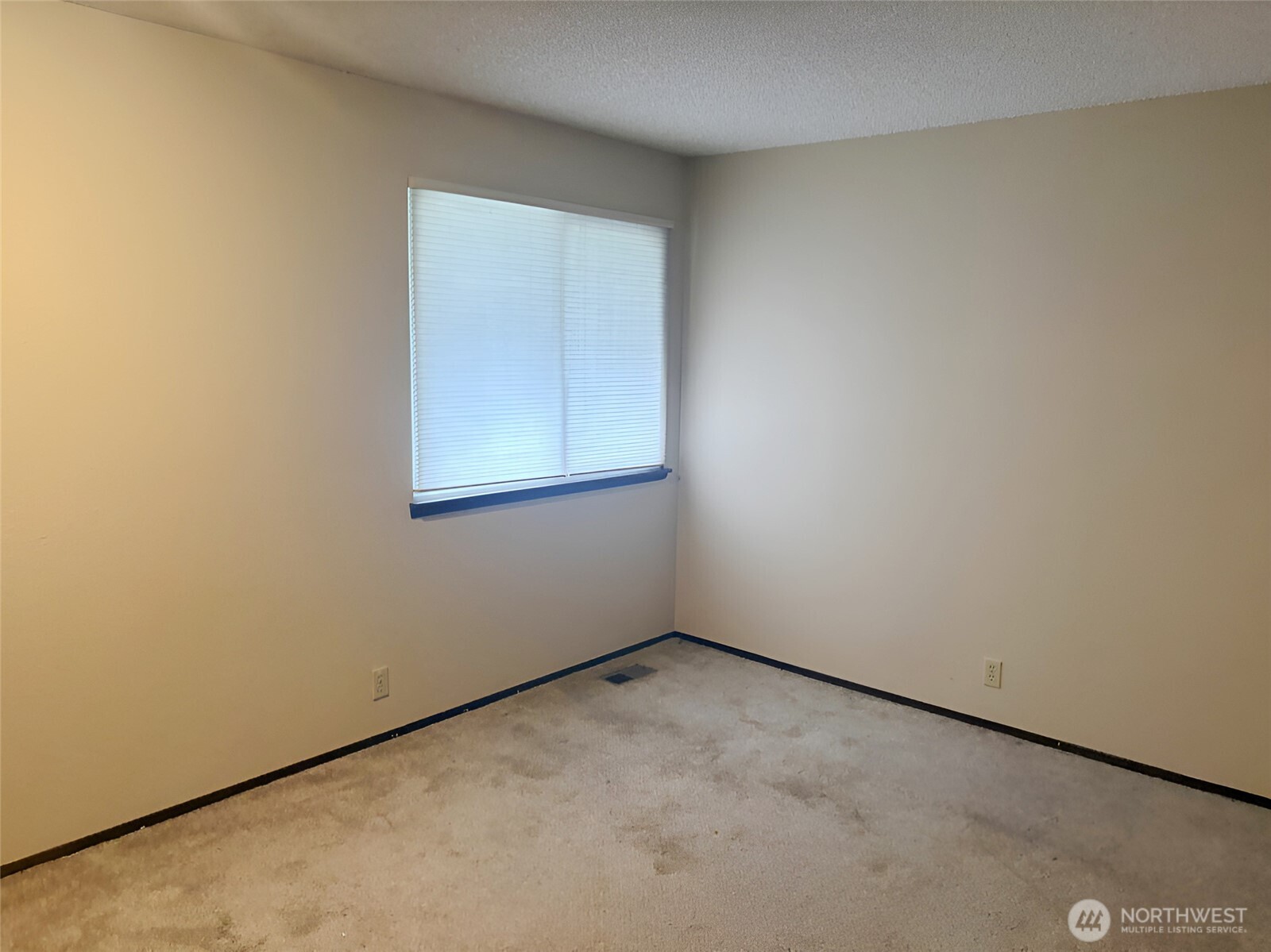 24404 Se Mirrormont Boulevard Property Photo 32