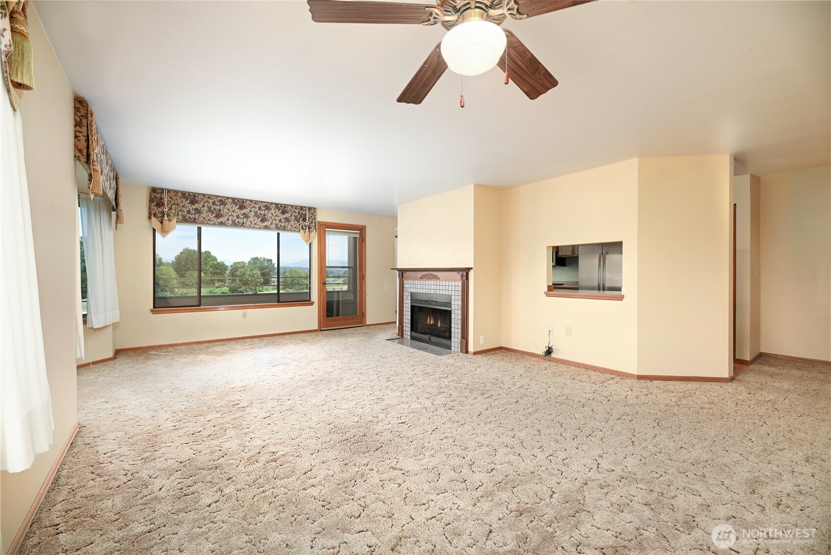 101 Pine Avenue 306 Property Photo 6