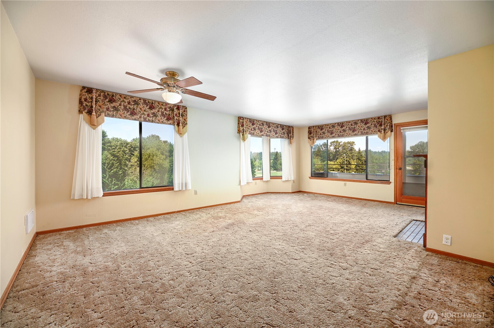 101 Pine Avenue 306 Property Photo 8
