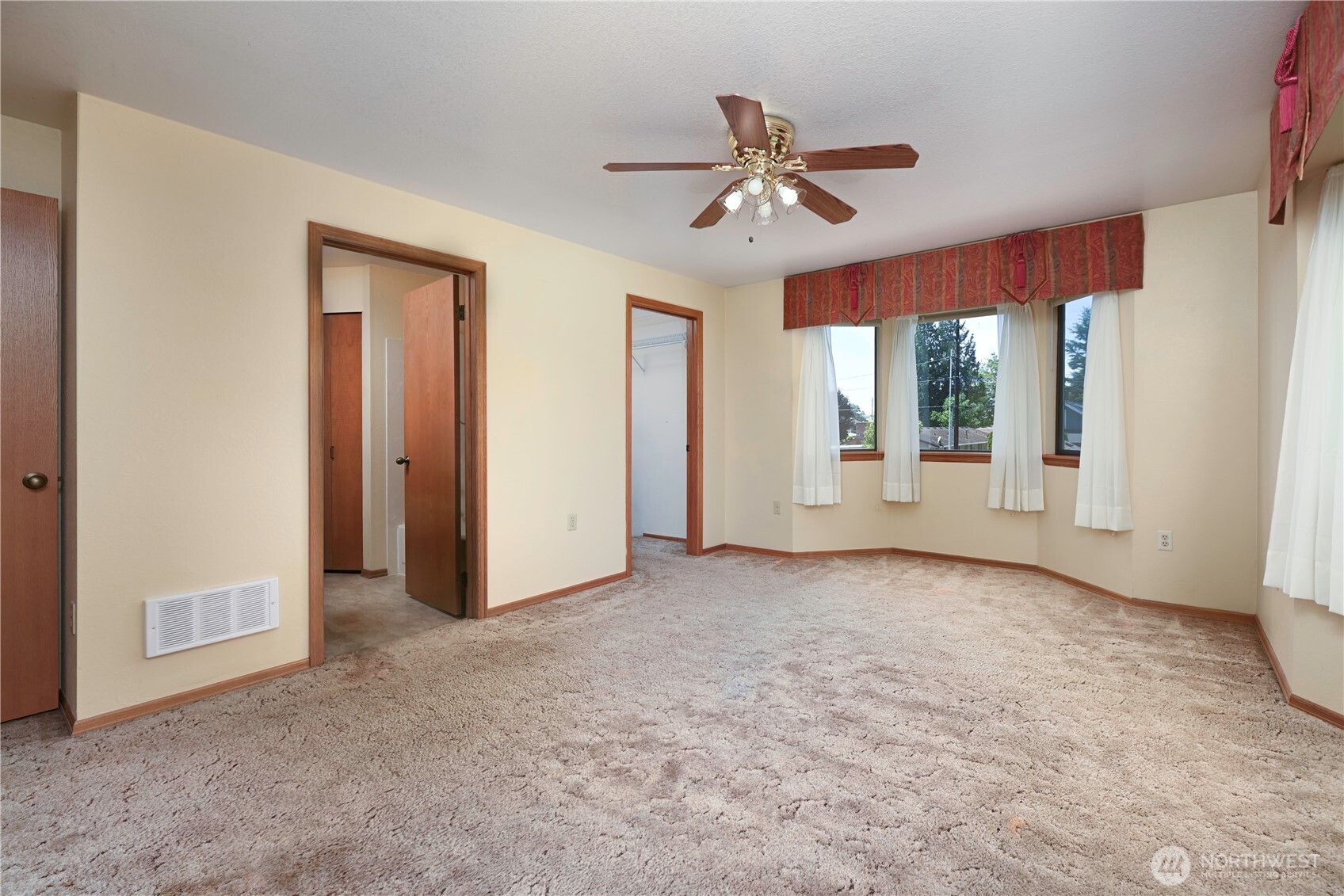 101 Pine Avenue 306 Property Photo 22