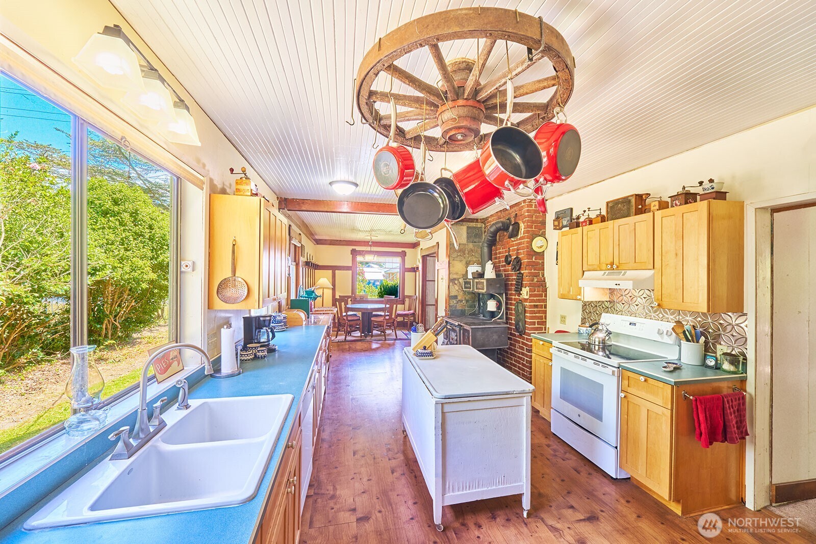 26405 Sandridge Road Property Photo 7