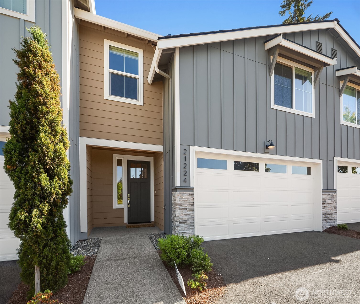 21224 82nd Place Property Photo 1