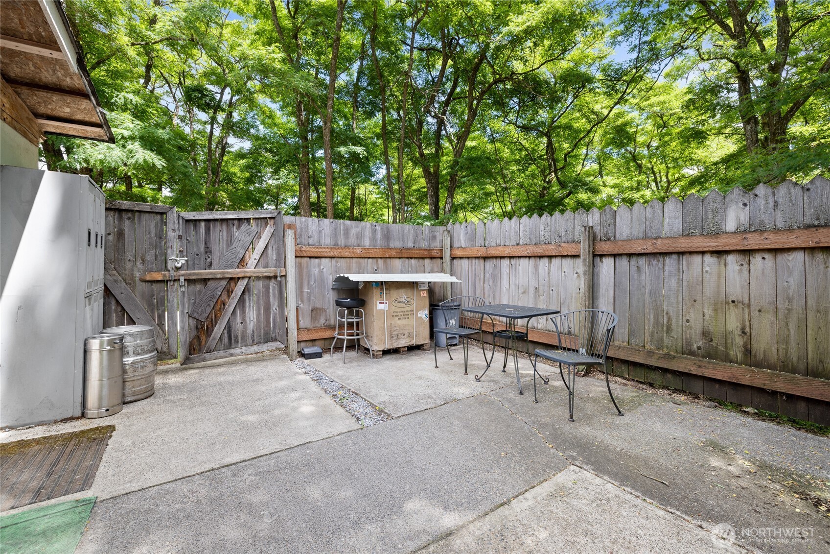 704 W Yelm Avenue Property Photo 29
