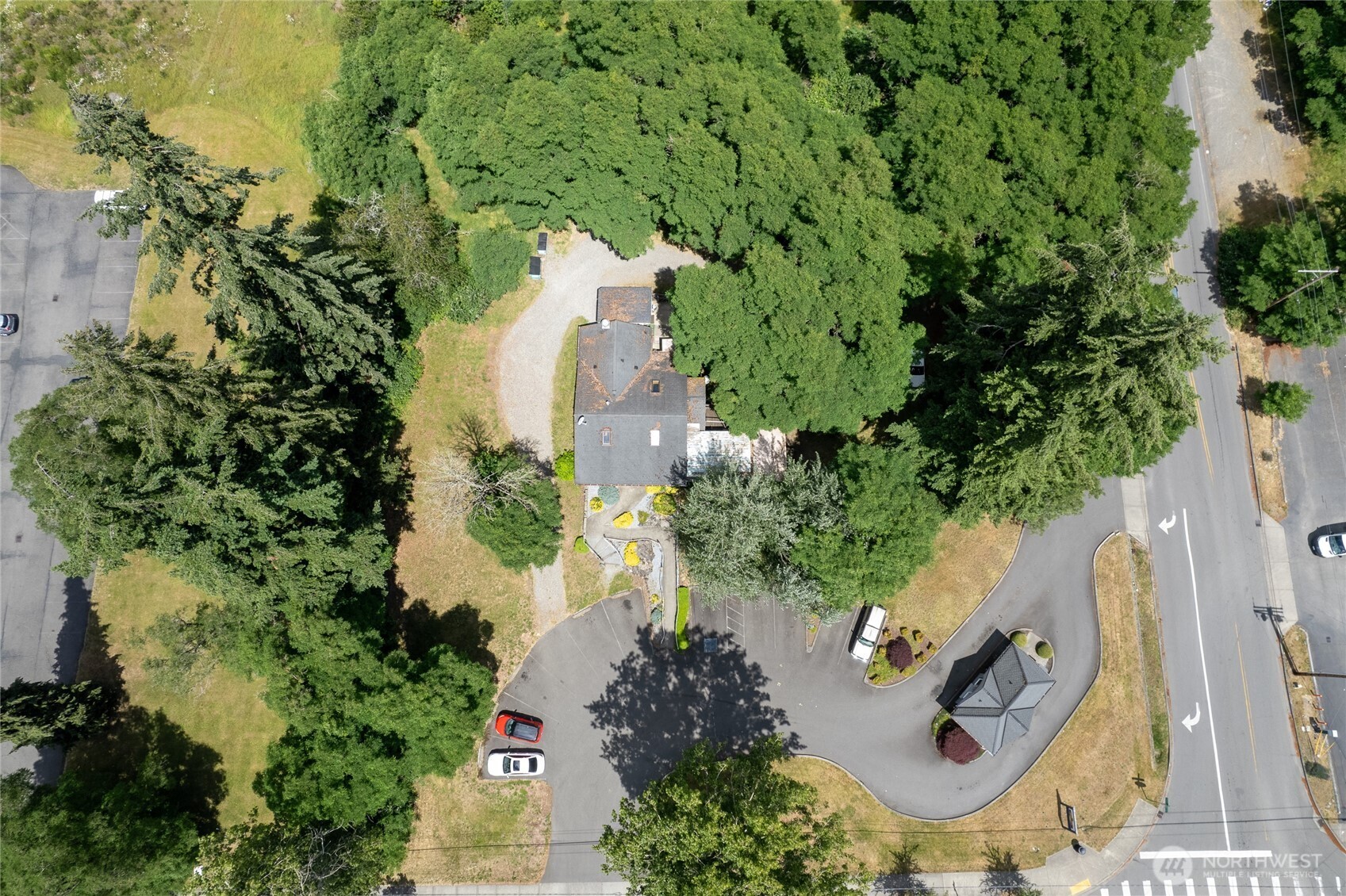 704 W Yelm Avenue Property Photo 39