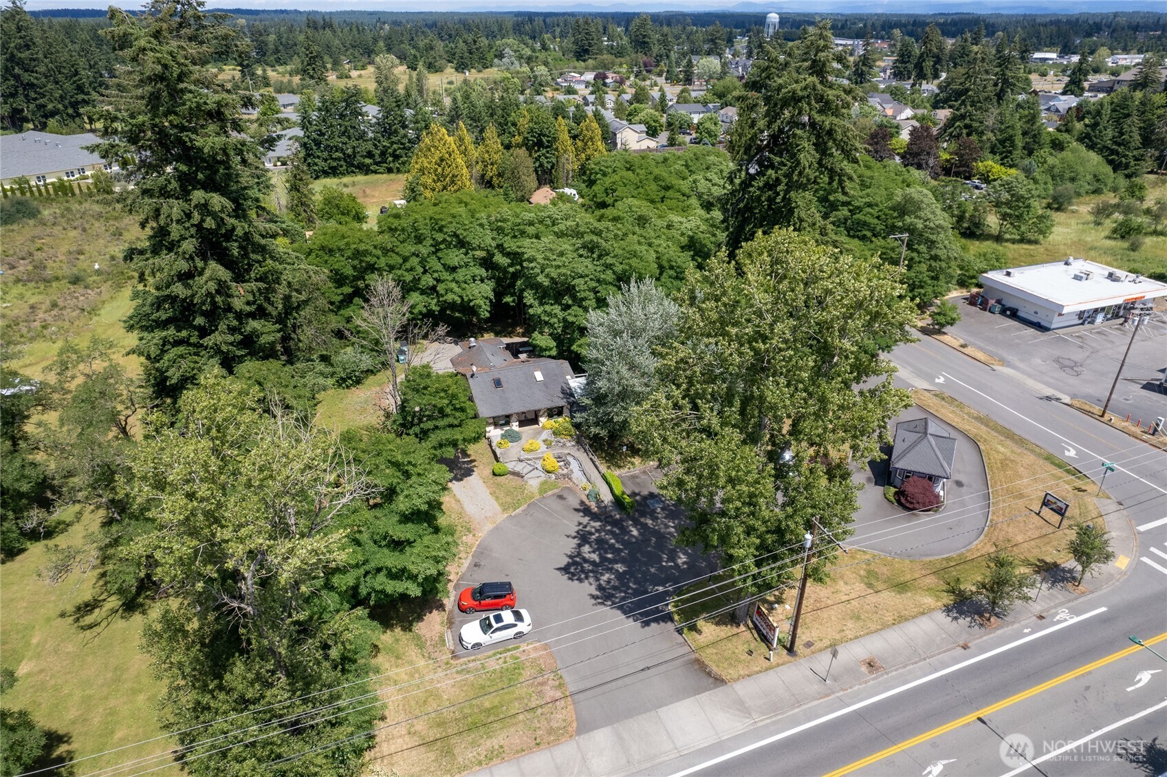 704 W Yelm Avenue Property Photo 40