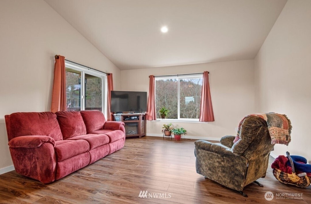 189 Trout Lakes Property Photo 8