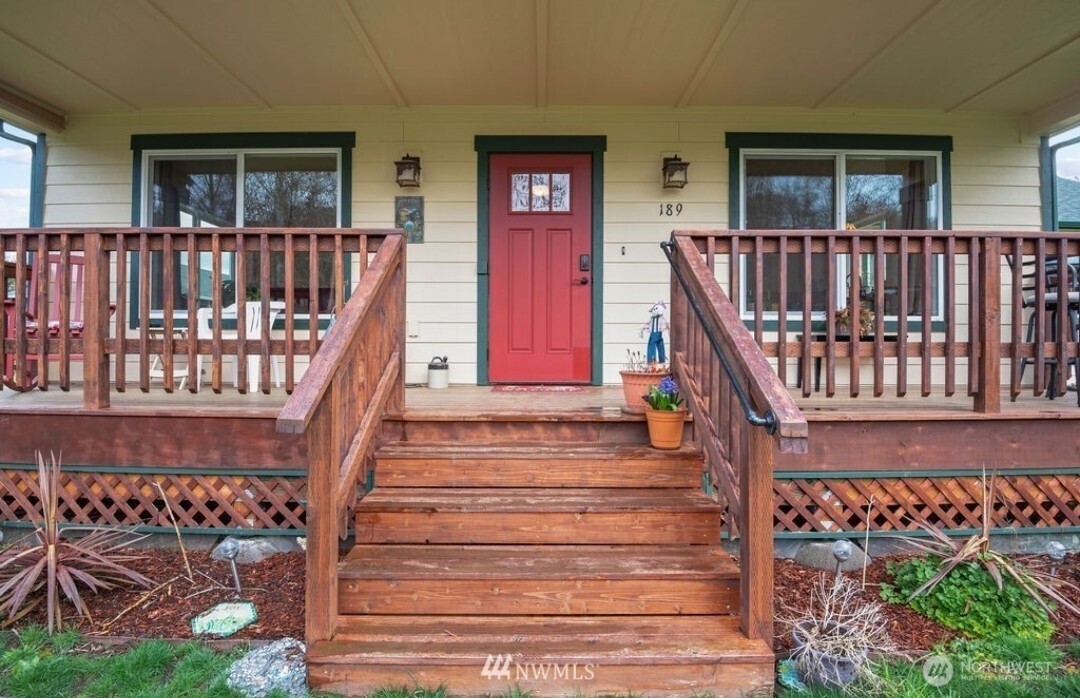 189 Trout Lakes Property Photo 23
