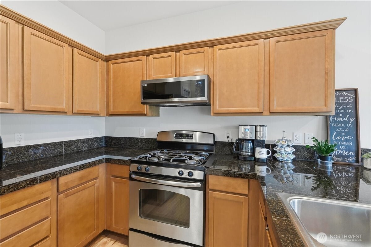 2001 5th Avenue Property Photo 10