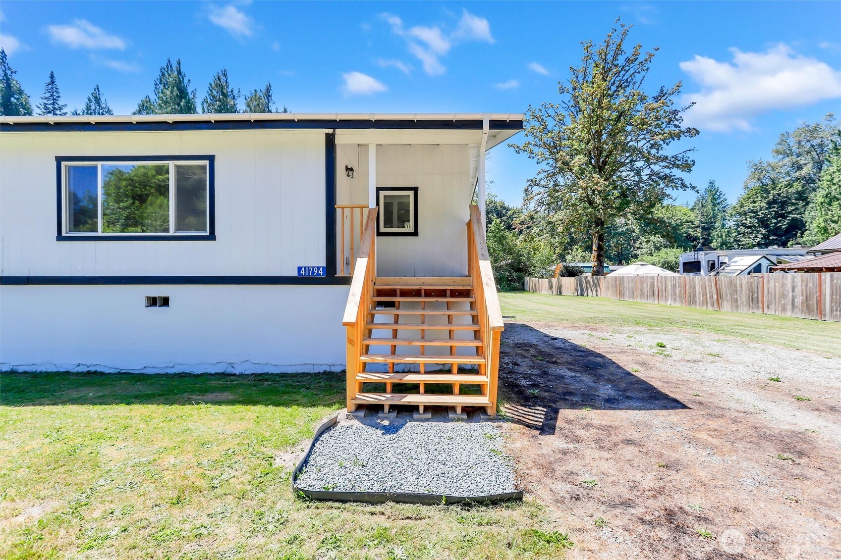 41794 Mountain View Lane Property Photo 3