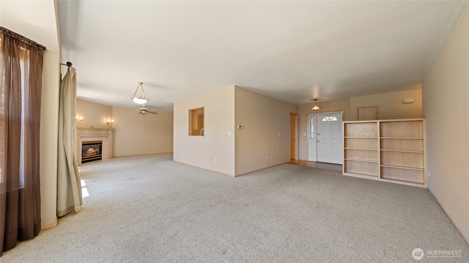 996 Se Admiral Place Property Photo 2