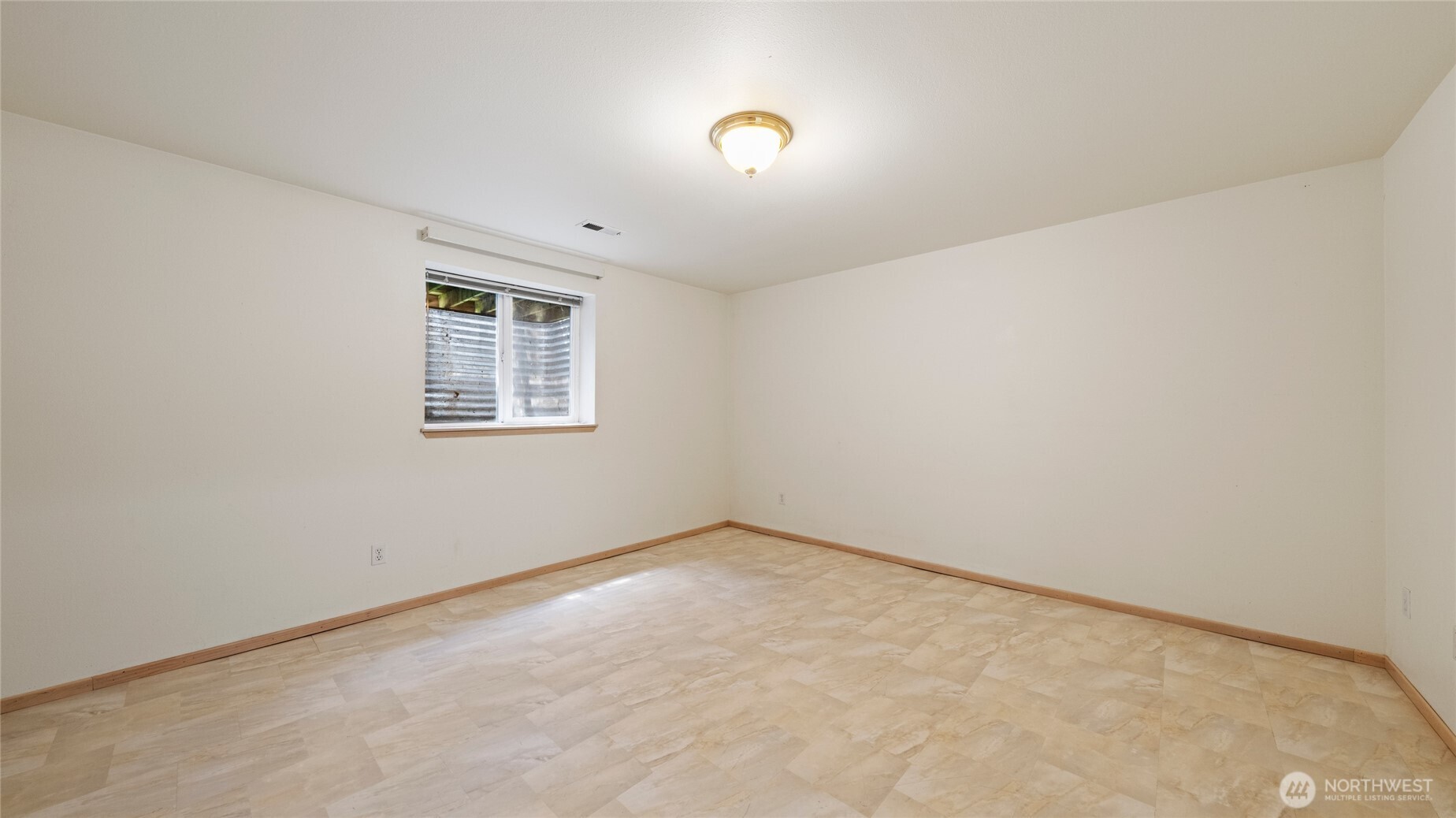 996 Se Admiral Place Property Photo 22