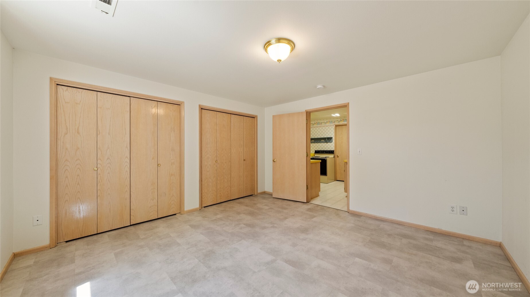 996 Se Admiral Place Property Photo 25