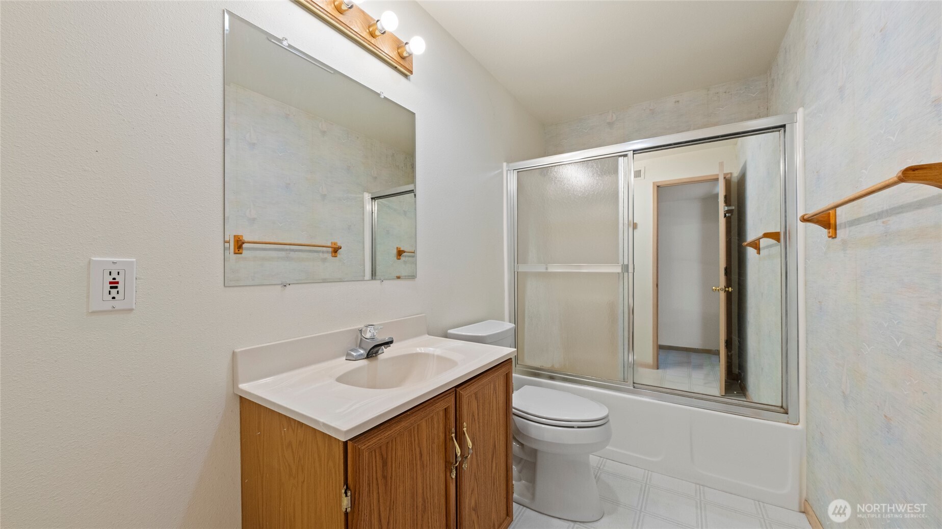 996 Se Admiral Place Property Photo 26