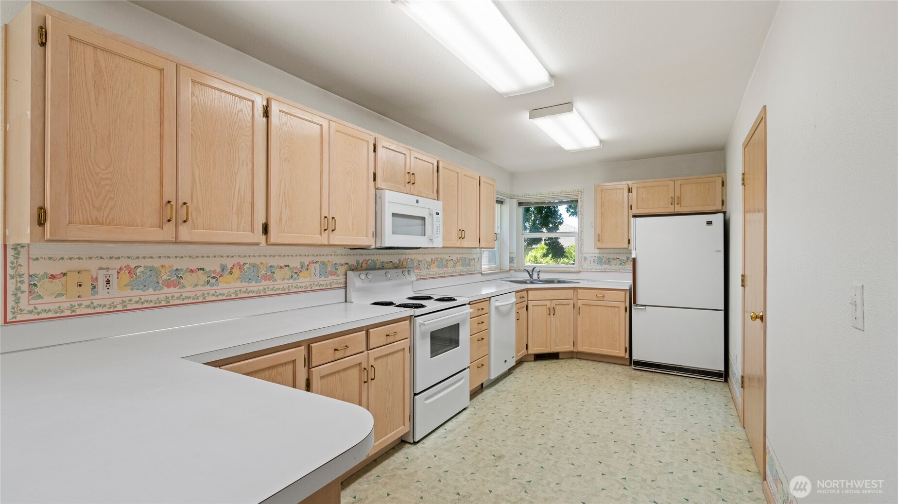 996 Se Admiral Place Property Photo 29