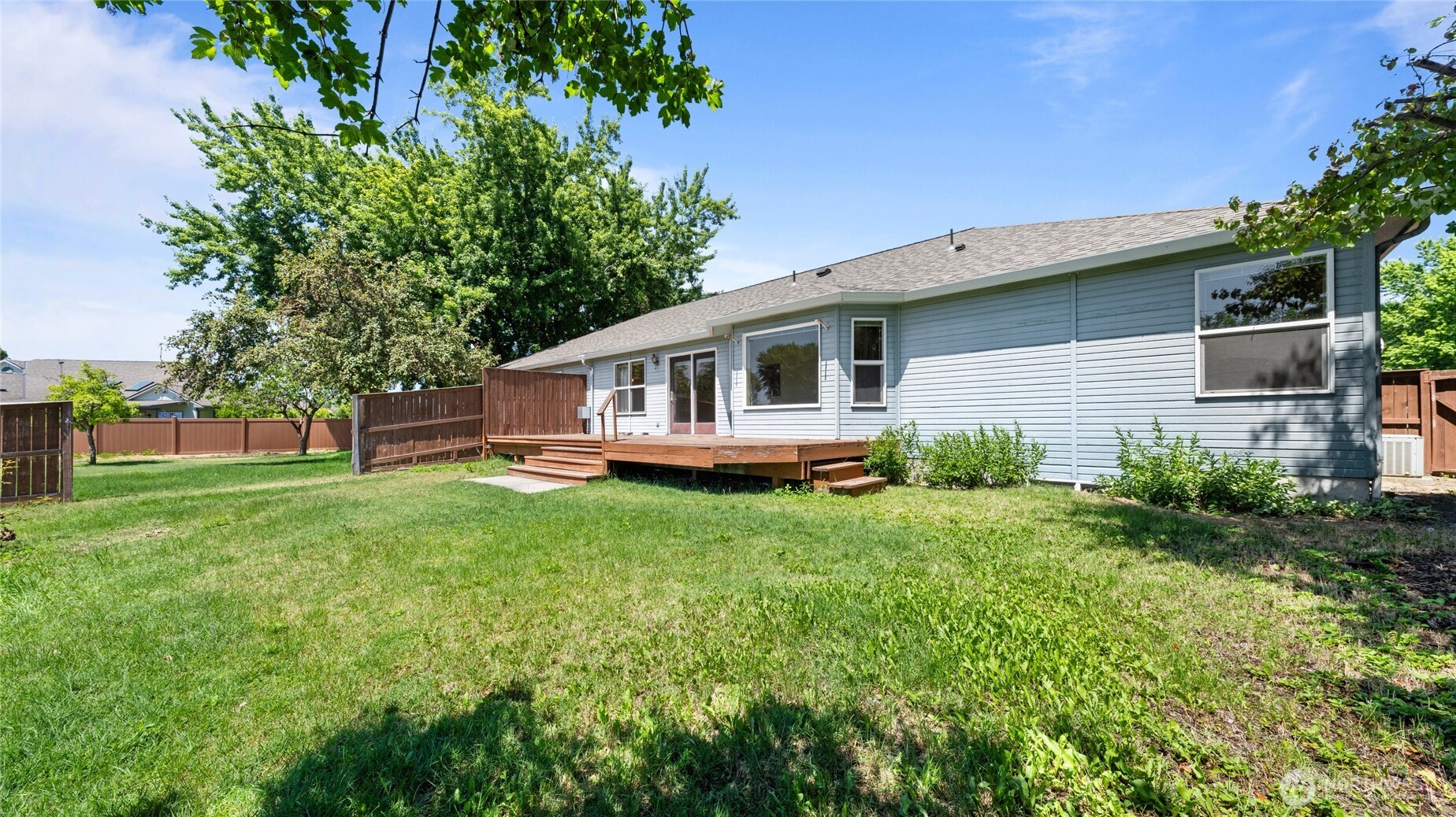 996 Se Admiral Place Property Photo 34