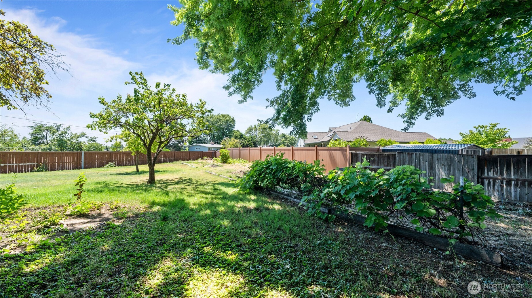 996 Se Admiral Place Property Photo 36