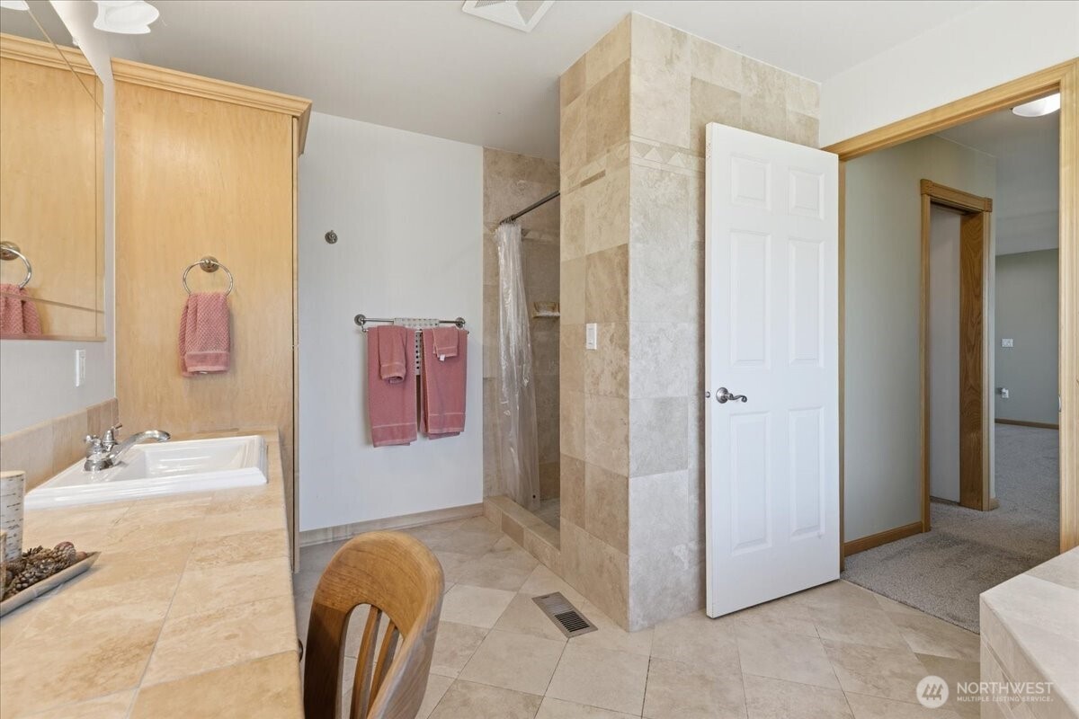 55212 Bay Area Drive Property Photo 18