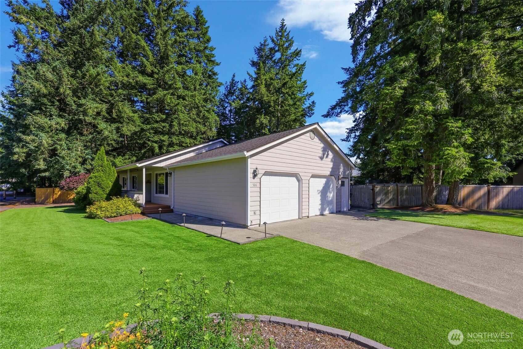 506 Nieland Loop Property Photo 3