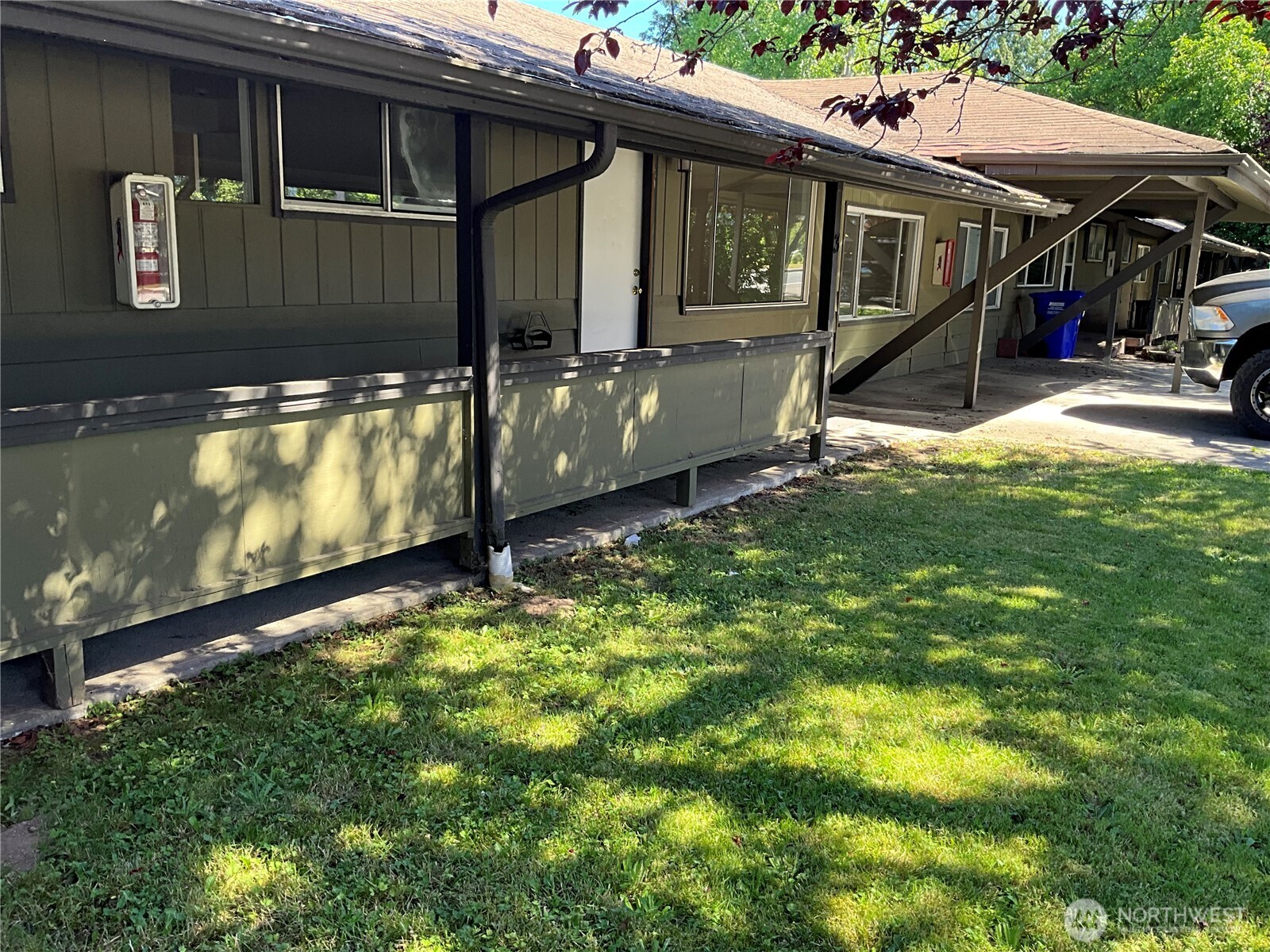 9618 Holly Drive Property Photo 1