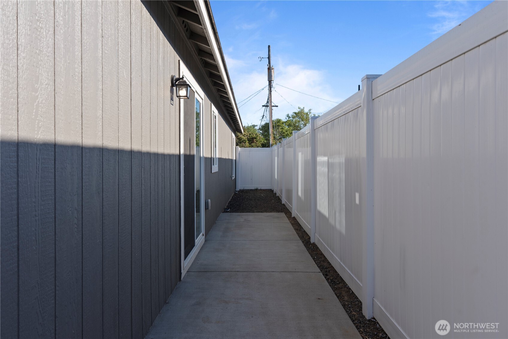 1325 Shaw Street Property Photo 2