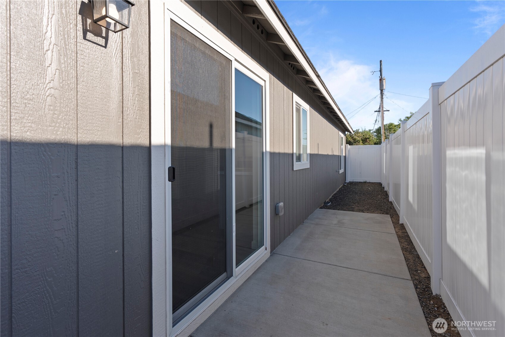 1325 Shaw Street Property Photo 3