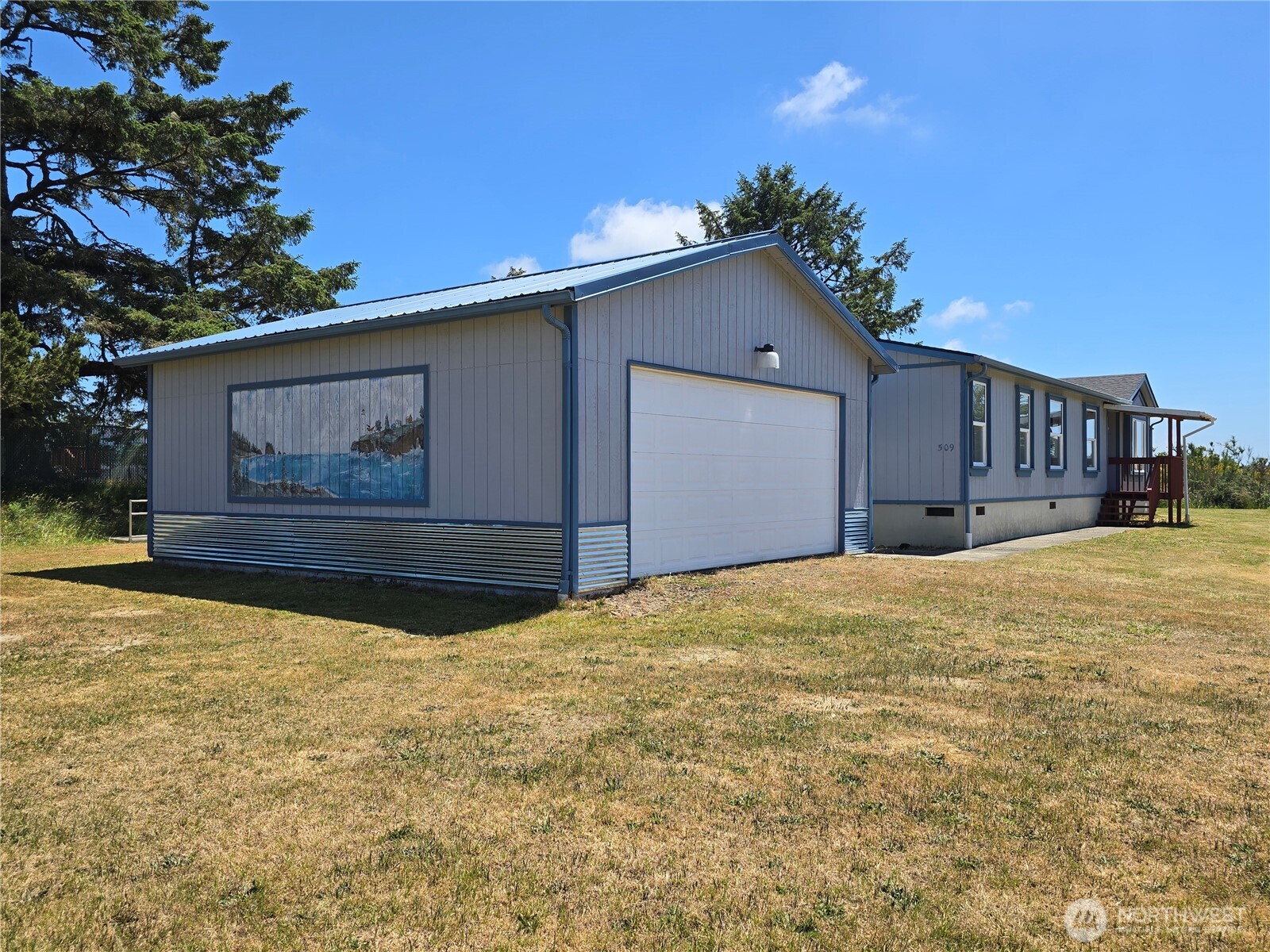 509 E Pacific Avenue Property Photo 5