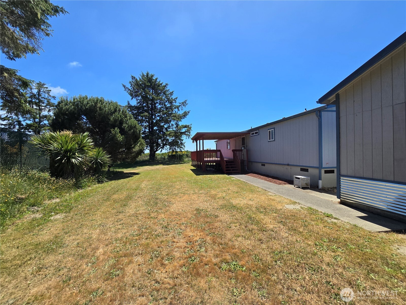 509 E Pacific Avenue Property Photo 6