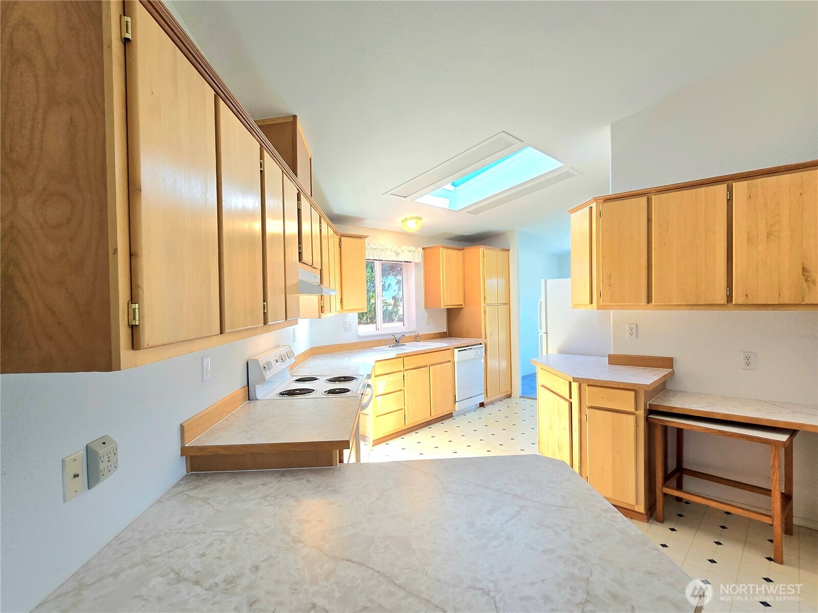 509 E Pacific Avenue Property Photo 16