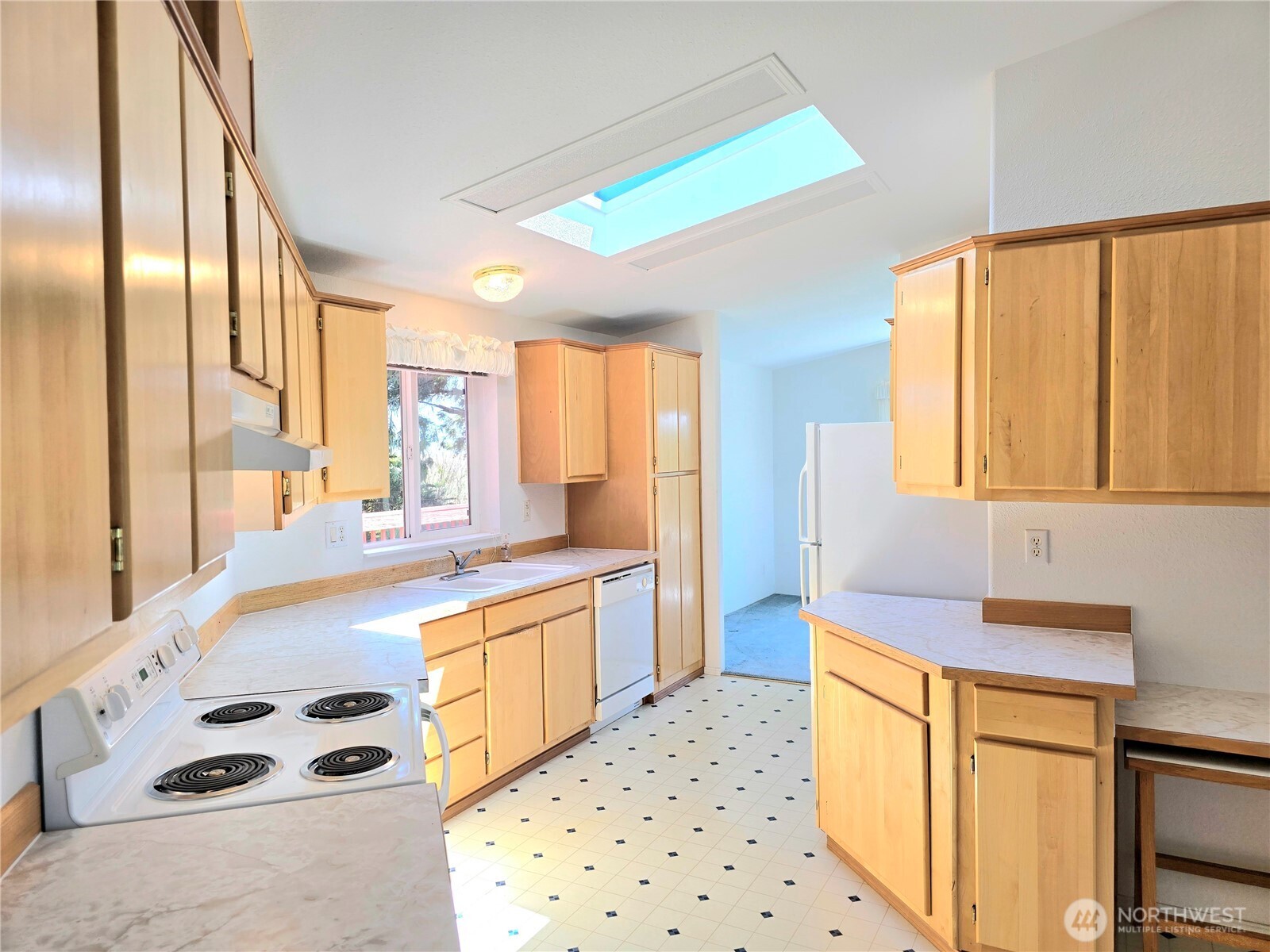 509 E Pacific Avenue Property Photo 17