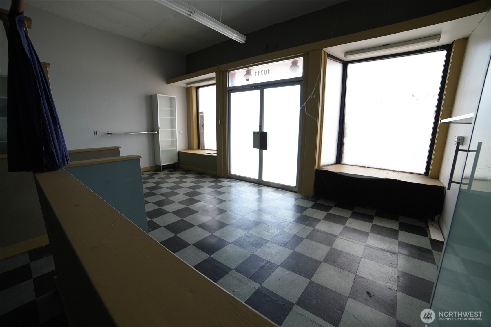 10311 Aurora Avenue Property Photo 5