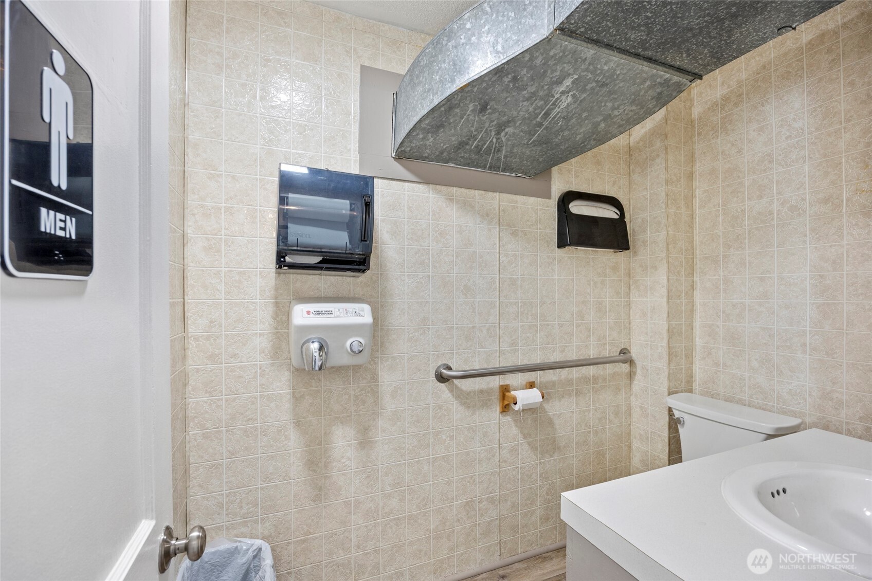 228 Se F Street Property Photo 26