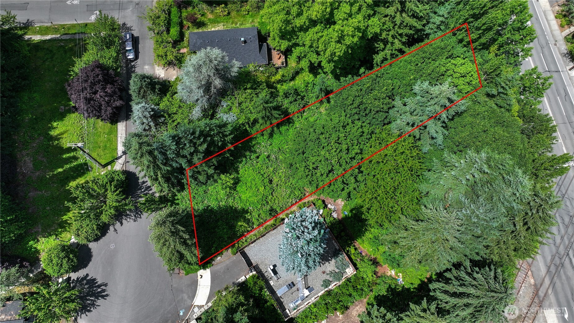 710 11th Avenue Property Photo 3