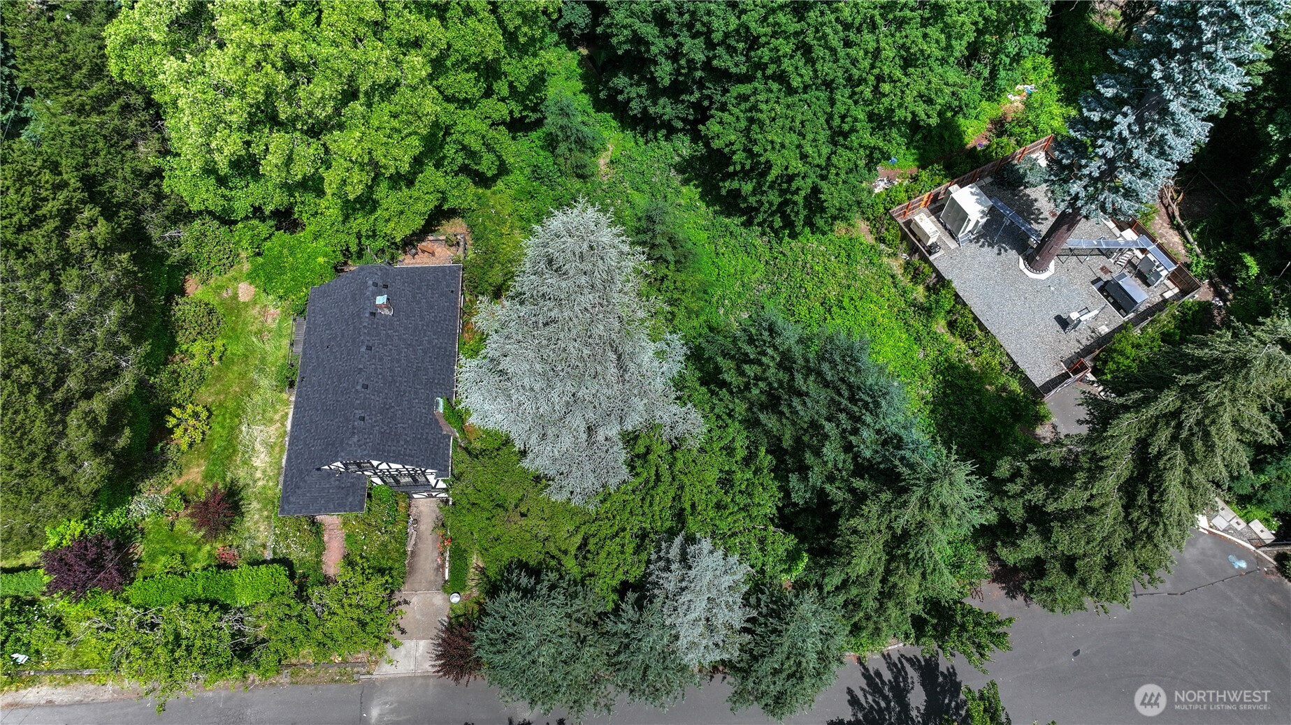 710 11th Avenue Property Photo 4