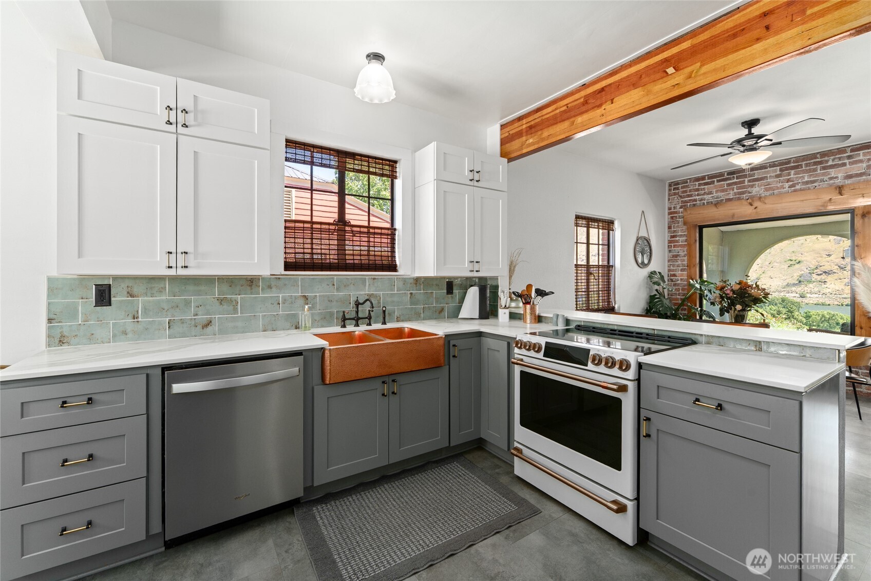 446 5th Street Property Photo 11