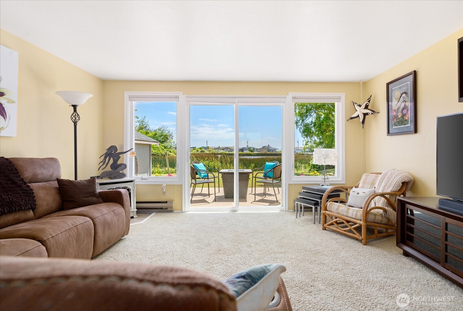 214 Lighthouse Way Property Photo 8