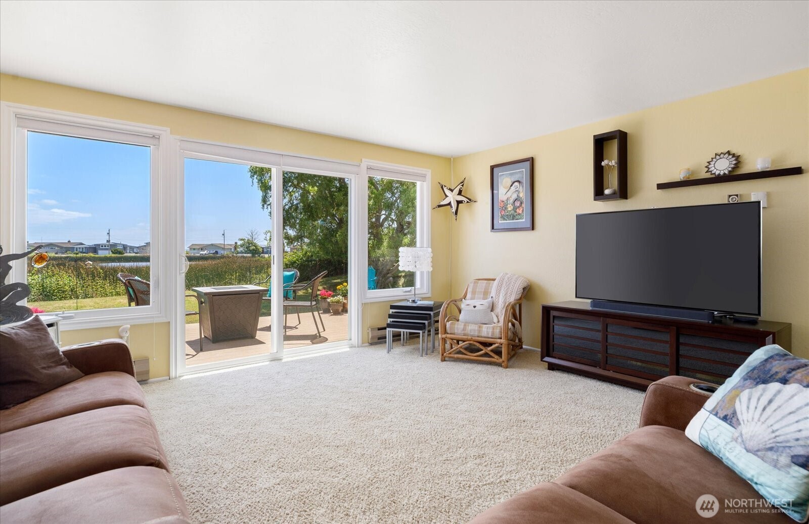 214 Lighthouse Way Property Photo 9