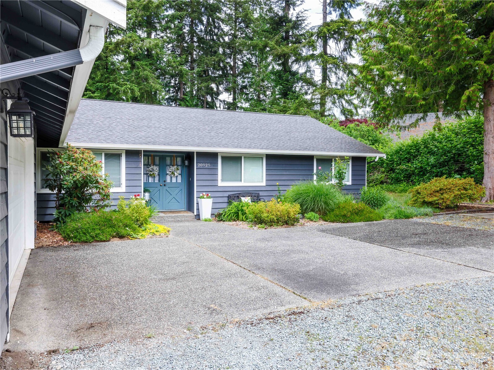 20925 Frank Waters Road Property Photo 4