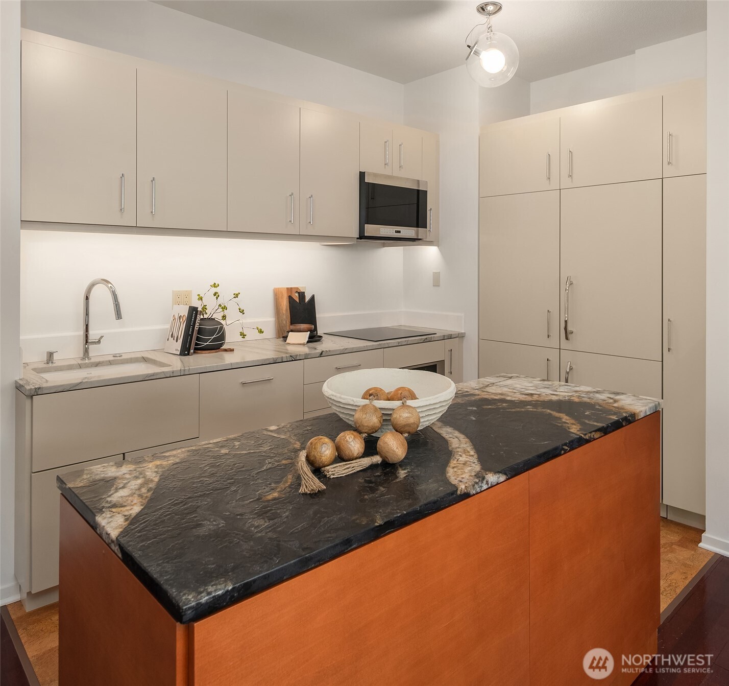 98 Union Street 810 Property Photo 15